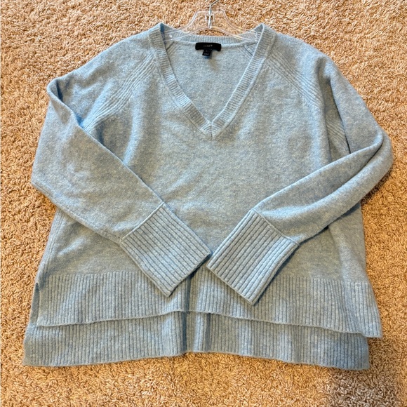 J. Crew Sweaters - J. Crew V- Neck sweater in supersoft yarn Size L heather blue